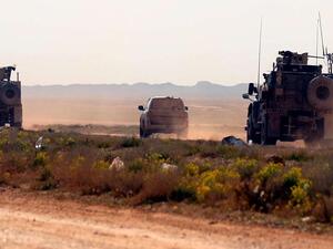  رتلا تركيا ضخما يتكون من 25 من الآليات والمعدات والشاحنات دخل من معبر باب الهوى