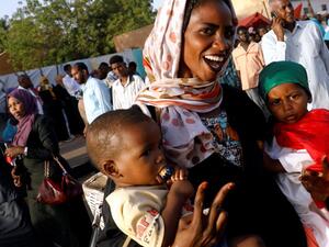 توصلت "قوى الحرية والتغيير" السودانية والمجلس العسكري الى مرحلة حسم النقاط الخلافية في الإعلان الدستوري