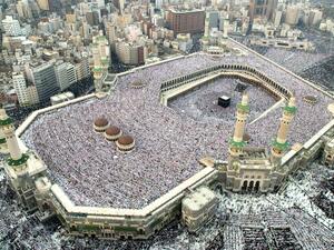 يشكل الحج تحديا أمنيا ولوجستيا للسلطات السعودية