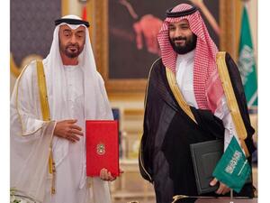 Abu Dhabi's Crown Prince Sheikh Mohammed bin Zayed Al Nahyan poses for a photo with Saudi Crown Prince Mohammed bin Salman in Jeddah, Saudi Arabia. (AFP)