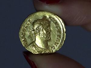 Extremely historic and rare Roman gold coin (Twitter)