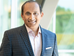 سانجيه بونين، رئيس العمليات التنفيذي في إدارة عمليات العملاء لدى «في إم وير»