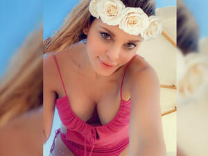 Dominique Hourani's new vacation pictures caused an attack in comments by many followers Source dominiquehourani Instagram