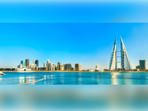 توفر رحلات الاتحاد للطيران حلقة وصل هامّة بين مملكة البحرين والأسواق الرئيسية في آسيا وشبه القارة الهندية ومنطقة الشرق الأوسط وشمال إفريقيا والولايات المتحدة الأمريكية وذلك عبر مطار أبوظبي الدولي.