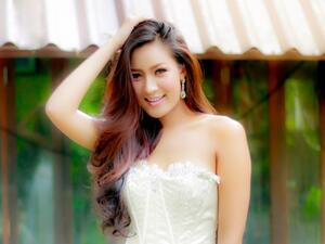 عند دخول مكان الزفاف عليكِ بالتركيز على شيء من شأنه أن يجعلكِ تبتسمين