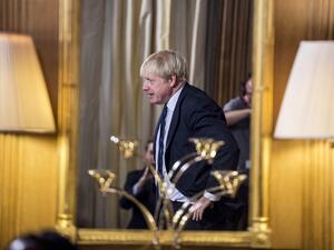 British Prime Minister Boris Johnson on August 30 warned any attempt by MPs next week to stop Brexit or delay it beyond October 31 would do "lasting damage" to public trust in politics. (JEREMY SELWYN / POOL / AFP)