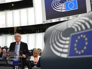 European Commission President Jean-Claude Juncker gestures as he speaks during a debate on Brexit at the European Parliament in Strasbourg, northeastern France on September 18, 2019. (FREDERICK FLORIN / AFP)