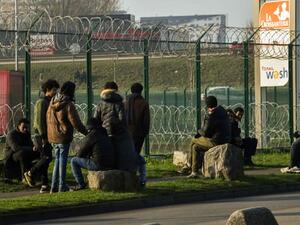 Camp of migrants in Calais (Twitter)