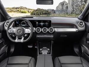 سيارة Mercedes-AMG GLB 35 4MATIC الجديدة كلياً