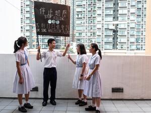 Secondary students in Hong Kong strike on the first day of school (Twitter)