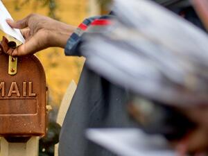 ما تفسير الحلم بساعي البريد؟