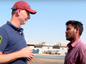 One lucky man in Abu Dhabi seemed to be lost for words when Richard, the presenter from Big Ticket Abu Dhabi, walked up to him and handed him some gold. (YouTube Screenshot)