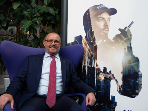 أندرو فوربس.