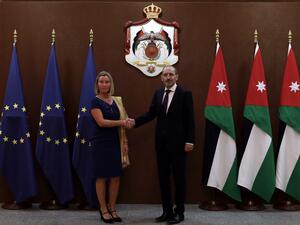 Jordanian Foreign Minister Ayman Safadi welcomes the High Representative for Foreign Affairs and Security Policy of the European Union (EU) Federica Mogherini in Amman on October 7, 2019. (Khalil MAZRAAWI / AFP)
