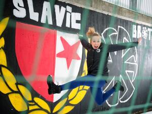 Bara Votikova (Twitter)