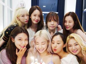 Girls' Generation member Taeyeon is teasing her new album. (Twitter)