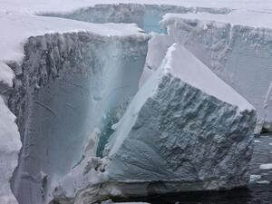 Antarctic ice (Twitter) 