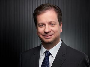  لوكا موتشيك، عضو مجلس الإدارة التنفيذي والرئيس المالي لشركة "إس إيه بي"