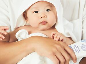 عزيزتي الأم: لماذا يجب عليك تدليك طفلك يومياً؟