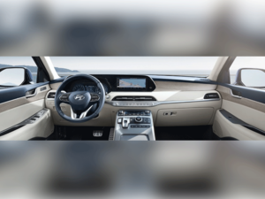 يمنح التصميم الداخلي لسيارة هيونداي باليسيد أجواء أجواءً مريحة وآمنة من خلال عوامل التصميم الفاخر والمبتكر، ليتيح للمستخدمين تجربة مريحة ومميزة وغير مسبوقة.  