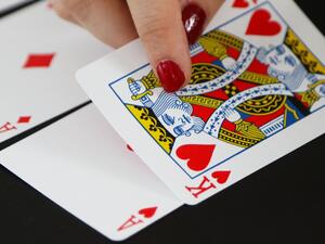 ما تفسير الحلم بالملك في المنام؟