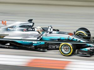 ما تفسير الحلم بسيارة سباق في المنام؟