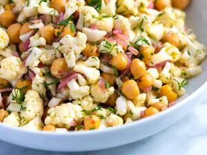 سلطة القرنبيط مع الحمص