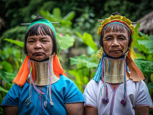 Portrait of Long-neck Asian Kayan Padaung women wearing a traditional neck rings brass coils in a small Padaung Tribe Village. (Shutterstock/ File Photo)