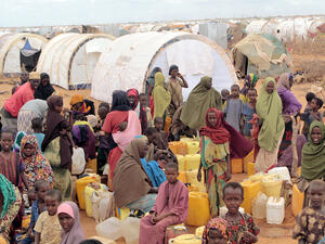 Refugee camp, hundreds of thousands of difficult conditions, Somali immigrants are staying. African people waiting to get in the water. (Shutterstock/ File Photo)