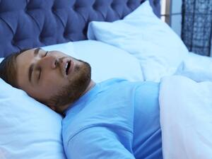 تفسير رفع الصوت والصراخ على الناس في المنام إن الصارخ يرتفع على القوم بالمنكر