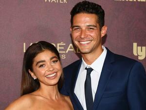 سارة هايلاند وويلز آدامز