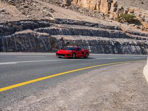 يشتمل نظام زيت الحوض الجاف القياسي المثبت على المحرك على ثلاث مضخات كسح، مما يساهم في تعزيز قدرات هذا المحرك على مسار القيادة ليكون الأفضل من نوعه على الإطلاق.