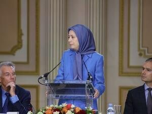 Maryam Rajavi, chief of the MKO terror group (C) (Twitter)