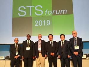 قطاع البحوث والتطوير والابتكار بمؤسسة قطر يتحدث عن الدروس المستقاة من برنامج قطر جينوم بمؤتمر في اليابان