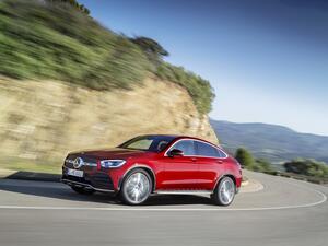 تتميز سيارة GLC كوبيه بمظهرها الديناميكي وأناقة خطوطها. حيث تشتمل ميزة هولمارك (Hallmark) للقيادة في التضاريس الوعرة على الواجهة الأمامية المهيمنة،