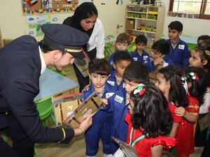 طيارو الاتحاد للطيران يزورون أكاديمية الأطفال المبدعين للاحتفال بالعيد الوطني