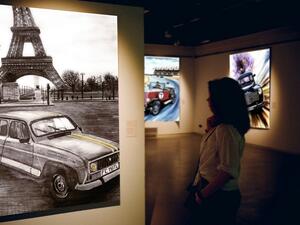 سيتتبع هذا المعرض الفني الأول من نوعه سنوات النمو لهذه الشركة، منذ إنتاج أول سيارة تحمل اسمها في العام 1898.