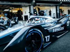 At the Diriyah E-Prix in Saudi Arabia, Real-Time Connected Platforms Optimize Driver Health, Vehicle Performance, and Team Competitiveness