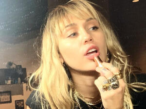 'Some 'clean' content for ya,' she posted alongside the video.