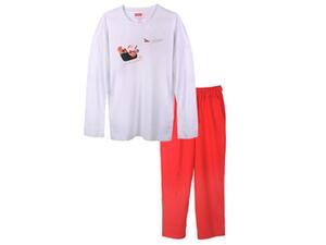 تتوفر هذه الهدايا الموسمية، وغيرها من المنتجات لدى متجر طيران الإمارات الرسمي بفروعه المختلفة