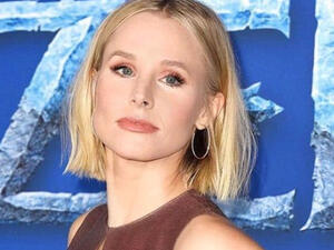 The look was one of three chic outfits that the actress donned that day