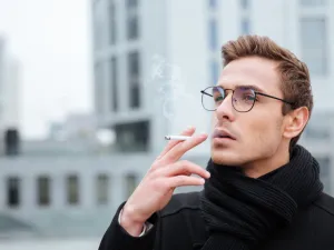 يعود النبض إلى حالته الطبيعية بسبب تراجع نسبة النيكوتين الذي يُضَيِّق الأوعية الدموية