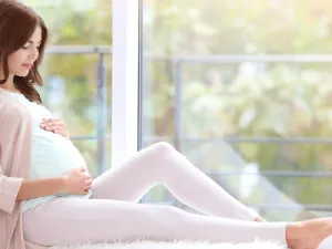 ظهور الزوائد الصغيرة على شكل تدرنات وخاصة في مناطق معينة من جسم المرأة