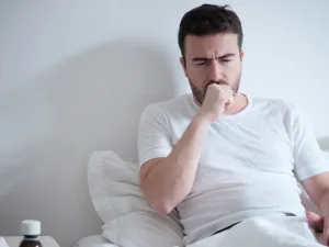 يحتوي العسل بشكل طبيعي على بروتين (ديفينسن) والذي يحارب البكتيريا ويدعم نظام المناعة