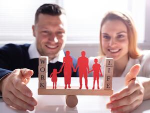 راقبي الكلمات التي تستخدمينها للتعبير عن الاستياء من حياتك بعد النظر إلى حياة الآخرين