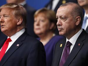 US President Donald Trump (L) and Turkey's President Recep Tayyip Erdogan (R) pose for the family photo at the NATO summit at the Grove hotel in Watford, northeast of London on December 4, 2019. PETER NICHOLLS / AFP / POOL