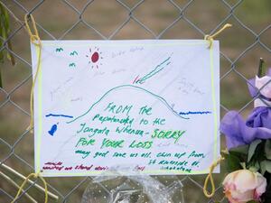 Bouquets of flowers and notes are placed on the waterfront near White Island Tours base in Bay of Plenty, december 10, 2019 in memory of those who lost their lives during the volcano eruption in New Zealand. (AFP/ File Photo)