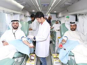 اتصالات تنظّم حملات تبرع بالدم في مختلف أرجاء الدولة