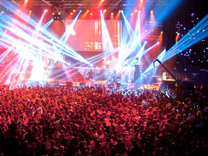 Hear Dido live and dance with Spice Girls’ Melanie C