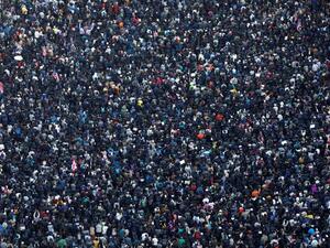 Thousands rally in Hong Kong as government appeals for calm (Twitter)